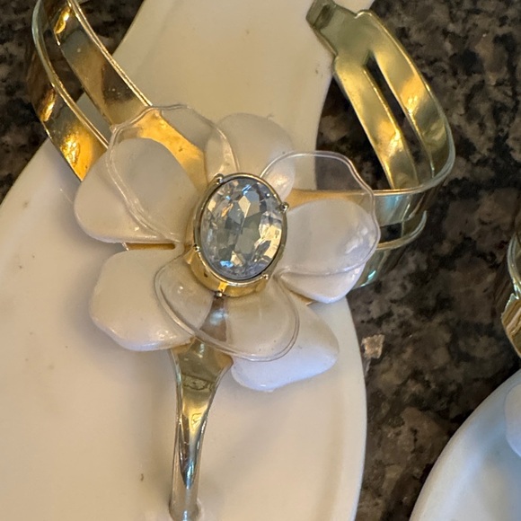Prima White and Gold jelly Sandals with Floral Accent EUC 10 - Picture 3 of 11